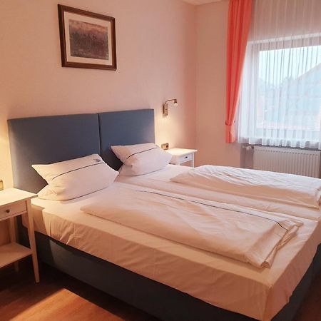 Hotel Gasthof Zum Schwan Steinsfeld Eksteriør bilde