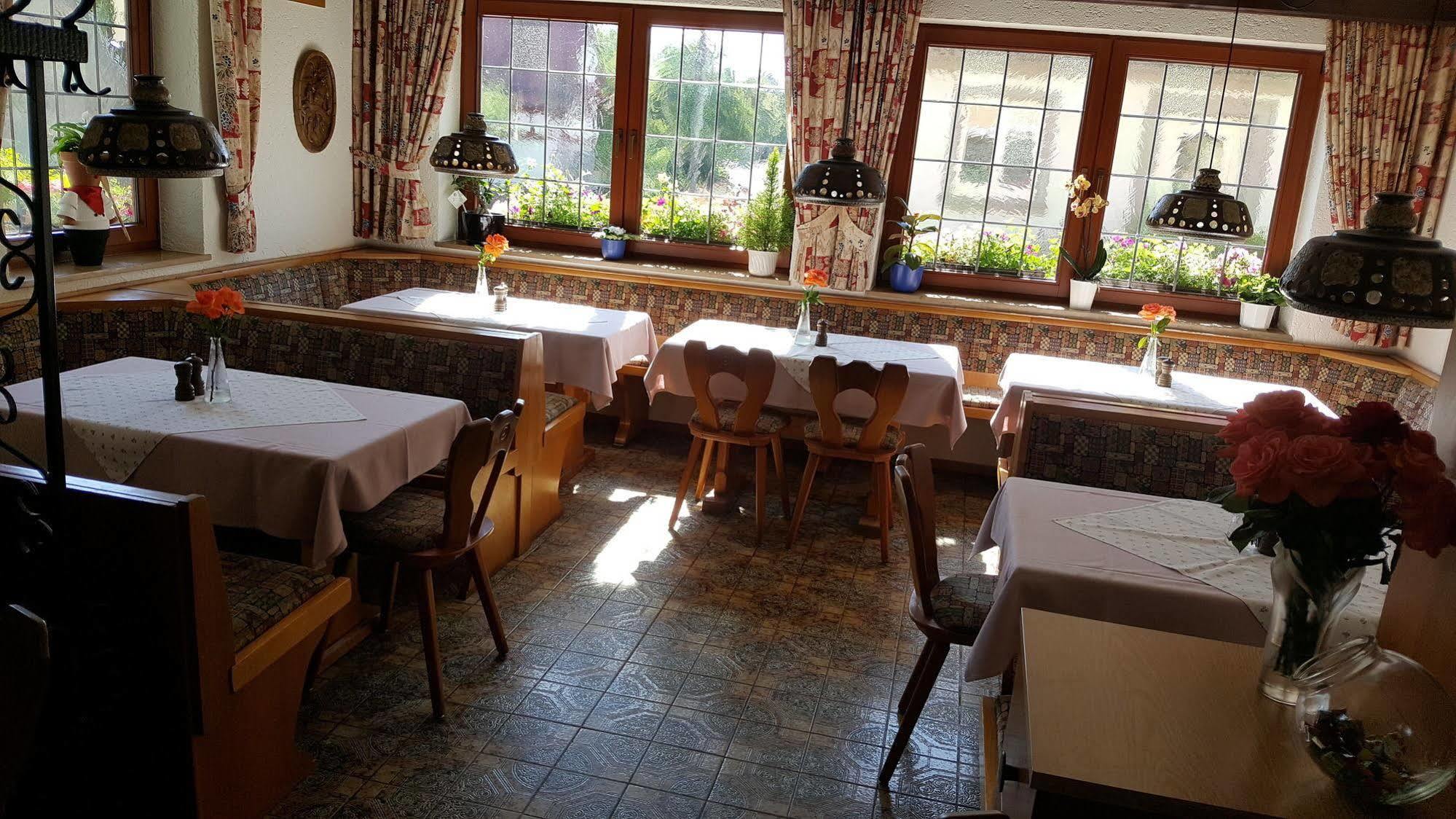 Hotel Gasthof Zum Schwan Steinsfeld Eksteriør bilde