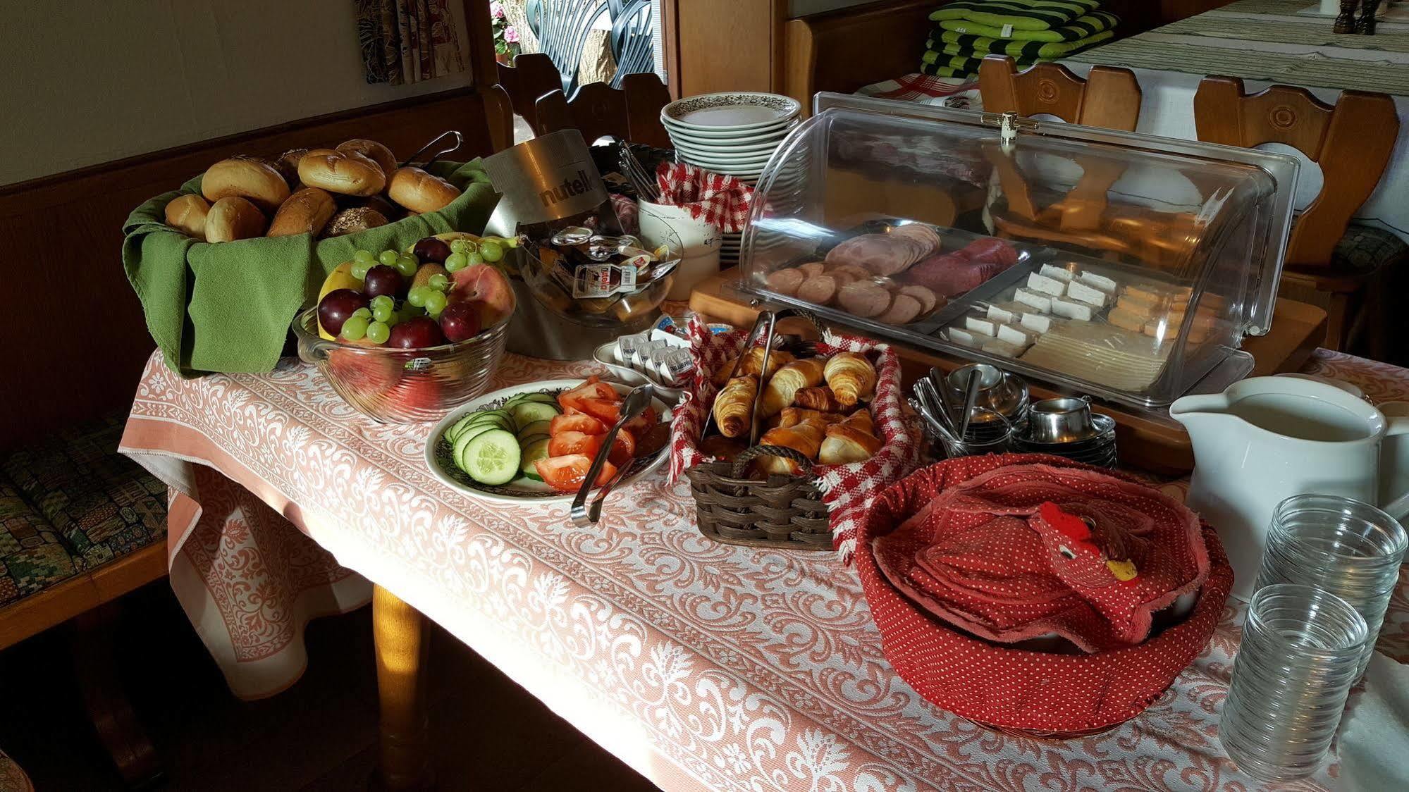 Hotel Gasthof Zum Schwan Steinsfeld Eksteriør bilde