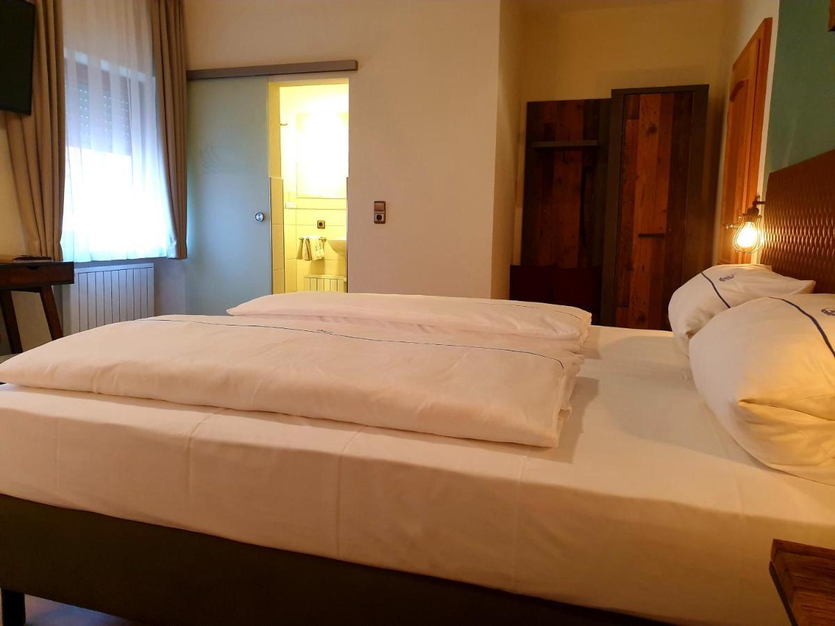 Hotel Gasthof Zum Schwan Steinsfeld Eksteriør bilde