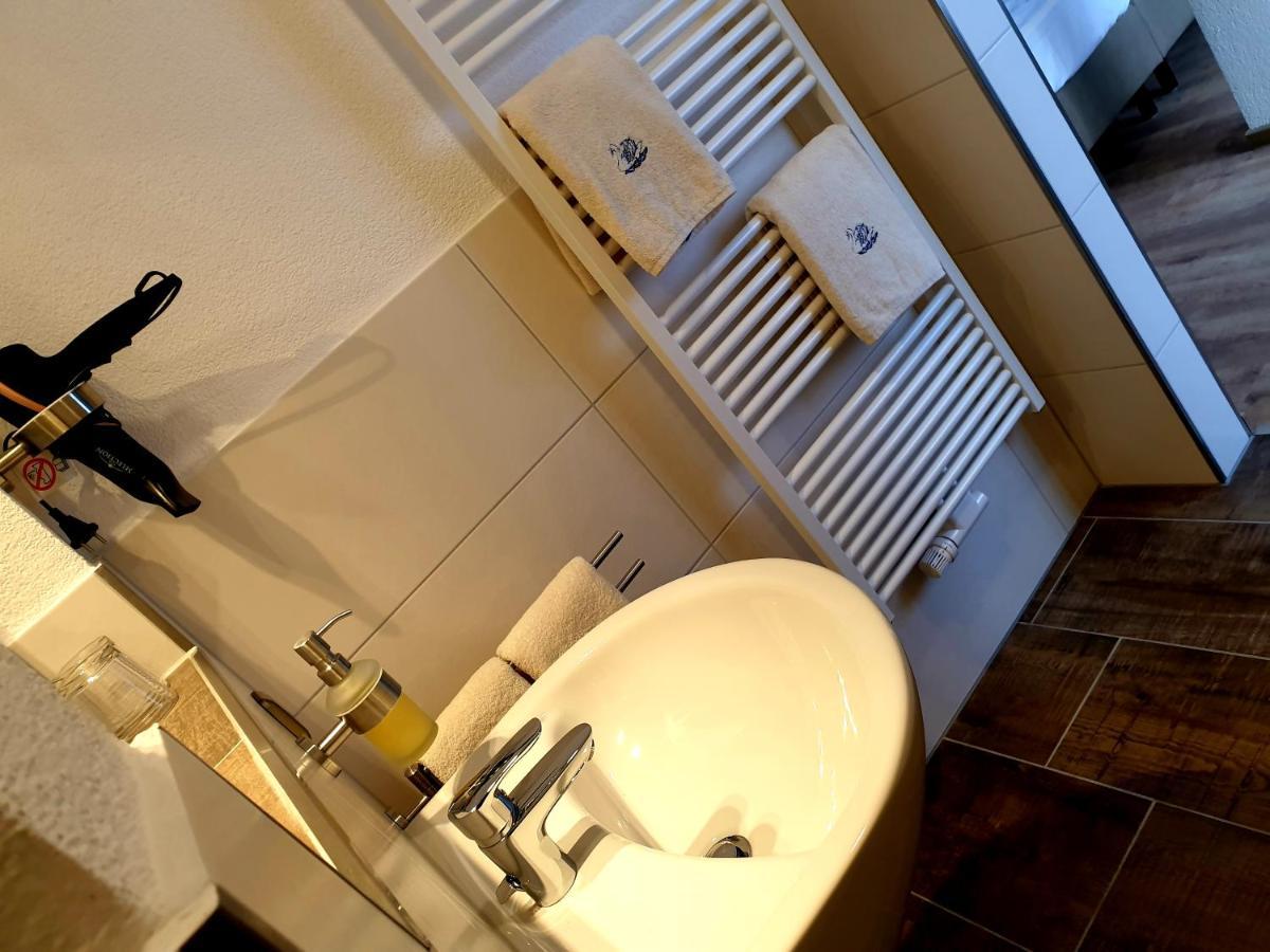Hotel Gasthof Zum Schwan Steinsfeld Eksteriør bilde
